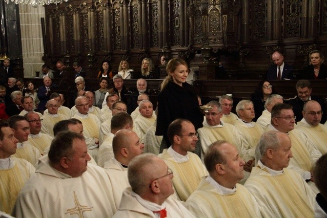 Uroczystość nałożenia paliusza abp. Markowi Jędraszewskiemu