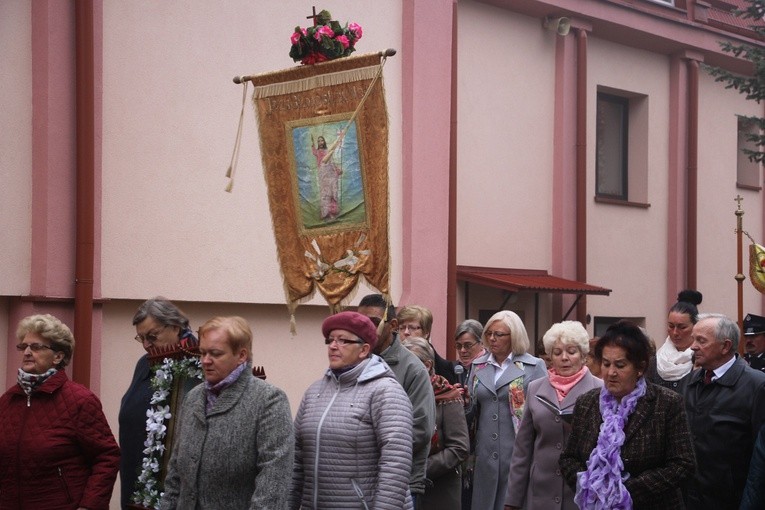 Wprowadzenie relikwii św. Jana Pawła II do parafii w Bobrownikach