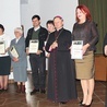 Bp Henryk Tomasik wręczył dyplomy za dotychczasową współpracę. Był też dyplom dla naszej redakcji.