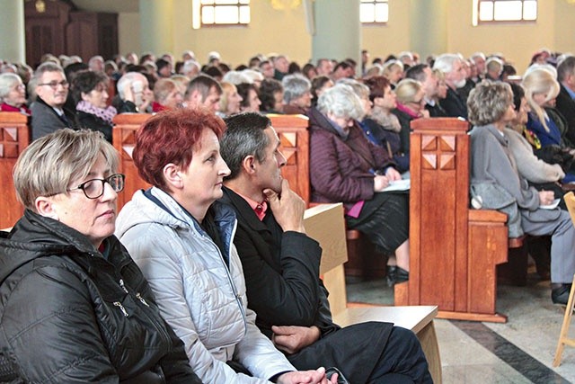 ▲	Rada parafialna to ciągłe szukanie wartościowych osób, to ich formowanie i angażowanie do służby dla wspólnoty – akcentowano w czasie diecezjalnego spotkania w kościele św. Jana Pawła II.