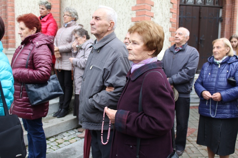 Relikwie św. Hiacynty i Franciszka w Pieszycach 