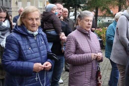 Relikwie św. Hiacynty i Franciszka w Pieszycach 