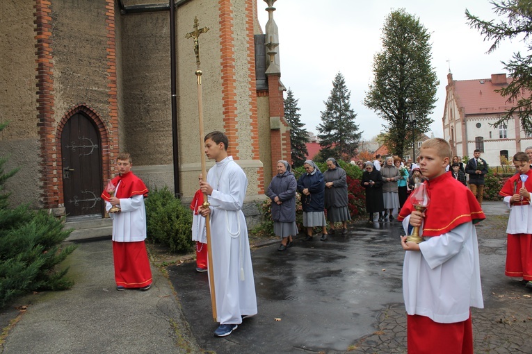 Relikwie św. Hiacynty i Franciszka w Pieszycach 