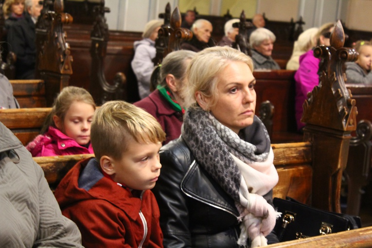 Relikwie św. Hiacynty i Franciszka w Pieszycach 