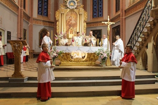 Relikwie św. Hiacynty i Franciszka w Pieszycach 