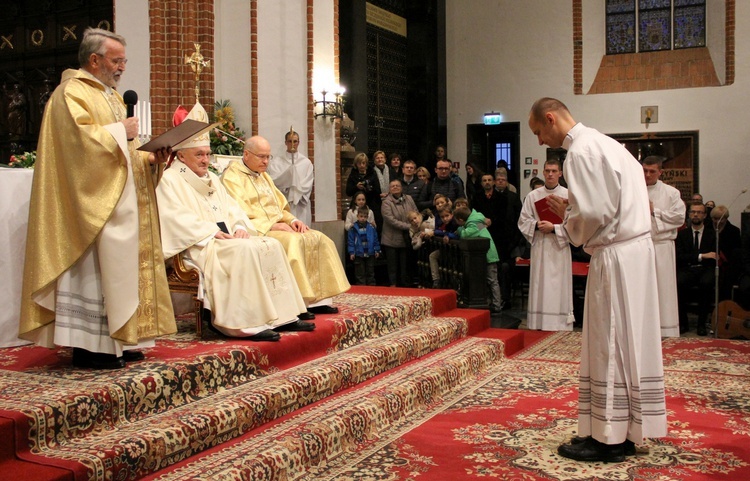 Święcenia diakonatu