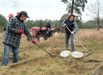 Posprzątają zapomniane cmentarze