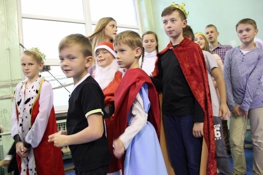 Bal świętych w Szerokiej