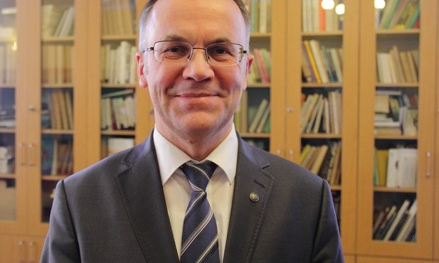 Sellin: Usuwanie krzyży jest świadectwem choroby części cywilizacji europejskiej
