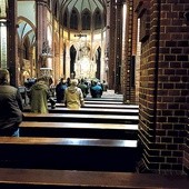 ▲	Modlitwa mężczyzn w katedrze odbywa się  co dwa tygodnie.