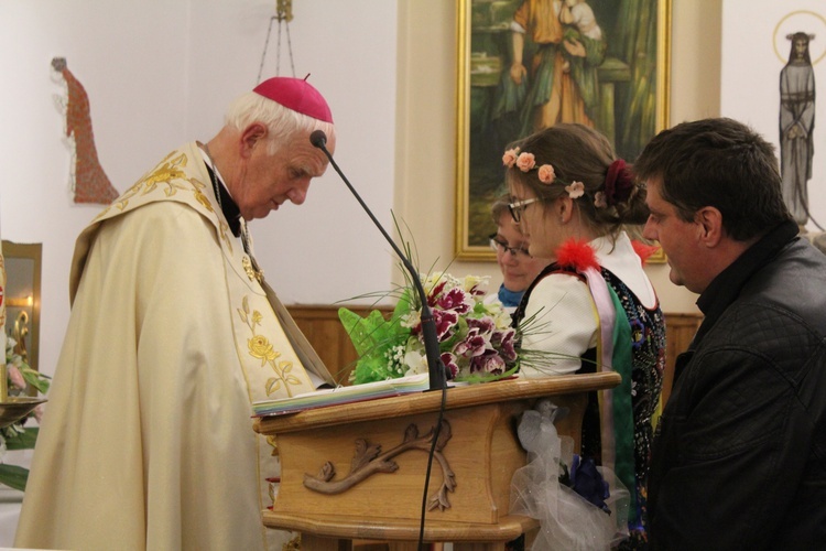 Zakończenie peregrynacj figurki Matki Bożej Fatimskiej w deicezji świdnickiej 