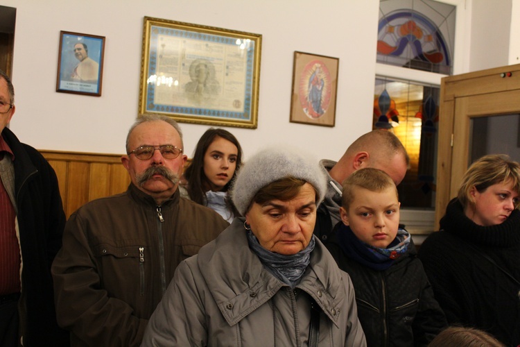 Zakończenie peregrynacj figurki Matki Bożej Fatimskiej w deicezji świdnickiej 