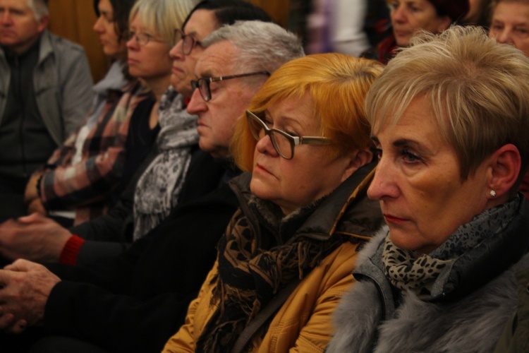 Zakończenie peregrynacj figurki Matki Bożej Fatimskiej w deicezji świdnickiej 