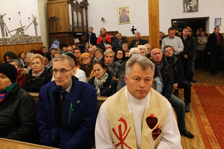 Zakończenie peregrynacj figurki Matki Bożej Fatimskiej w deicezji świdnickiej 