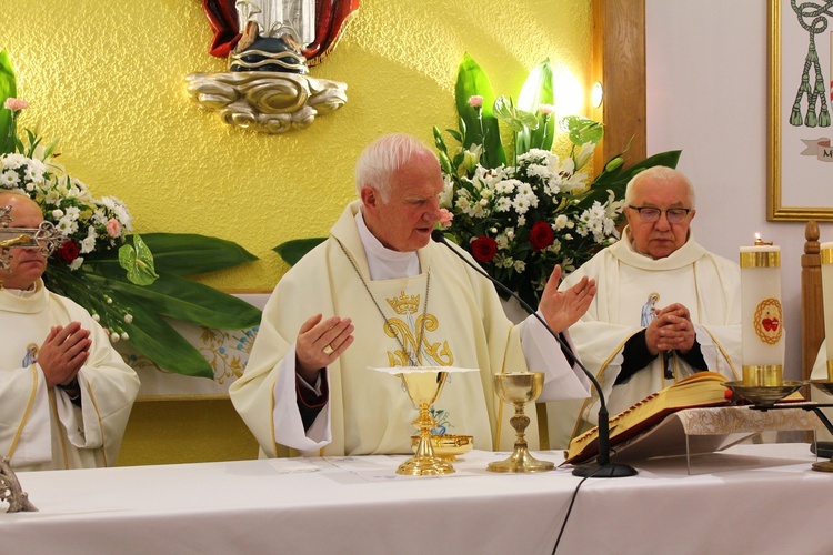 Zakończenie peregrynacj figurki Matki Bożej Fatimskiej w deicezji świdnickiej 