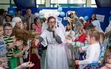 Bal ze świętymi w Szkole Podstawowej nr 50