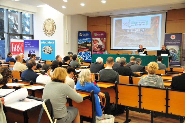 Panel zatytułowany „Kościół rzymskokatolicki dzisiaj” 