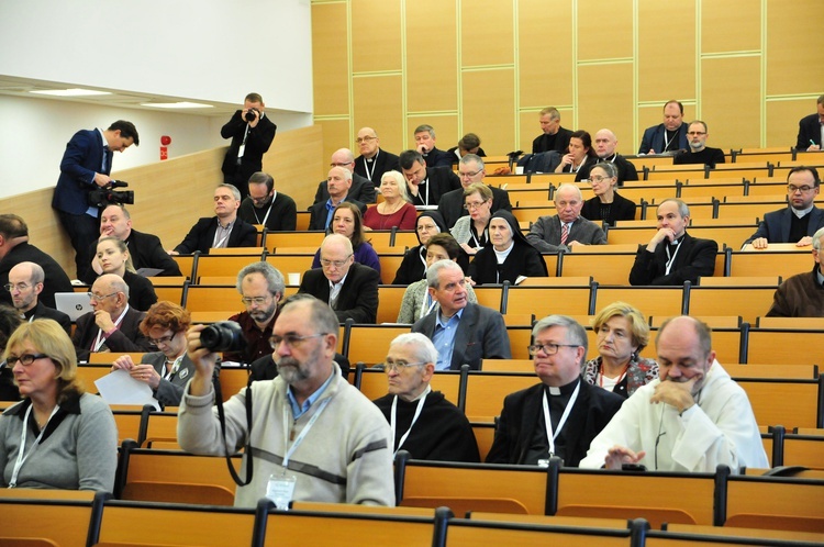 Panel zatytułowany „Kościół rzymskokatolicki dzisiaj” 