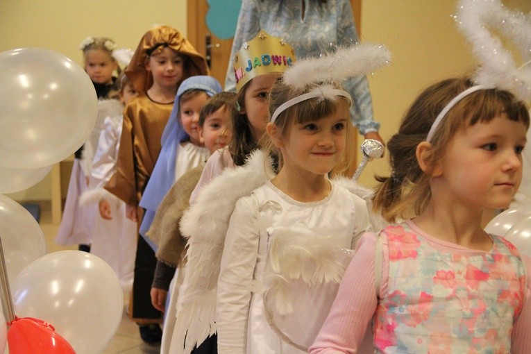 Święci i anioły w "Lupikowie"