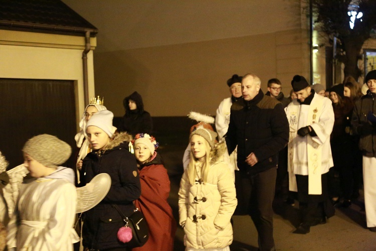 Procesja różańcowa w Żabnie