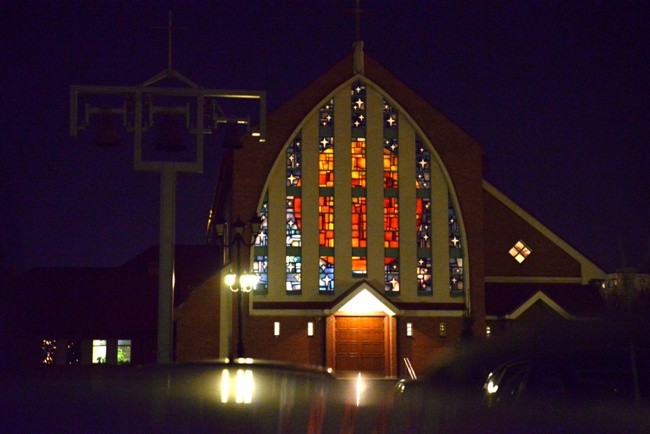 Różaniec ze świętymi w Radomiu