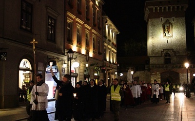 Stare Miasto pełne świętych