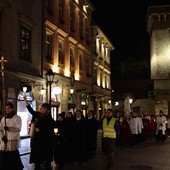 Stare Miasto pełne świętych