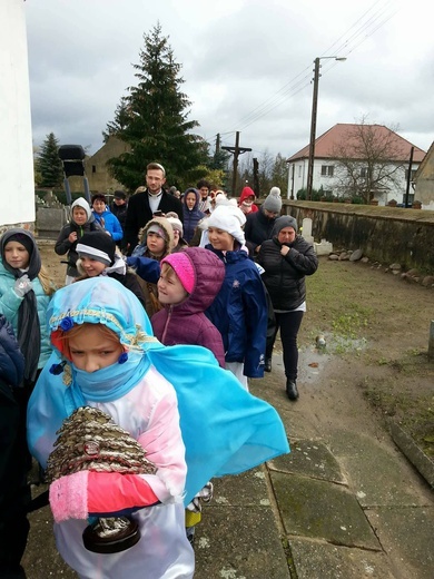 Orszak Wszystkich Świętych w Brzegu Dolnym