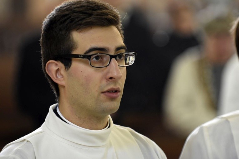 Nałożenie tunik i przyjęcie kandydatów do kapłaństwa