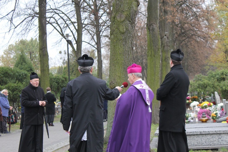 Nabożeństwo na cmentarzu Centralnym w Gliwicach