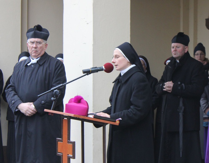 Nabożeństwo na cmentarzu Centralnym w Gliwicach