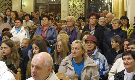 Październikowe czuwanie w Hałcnowie