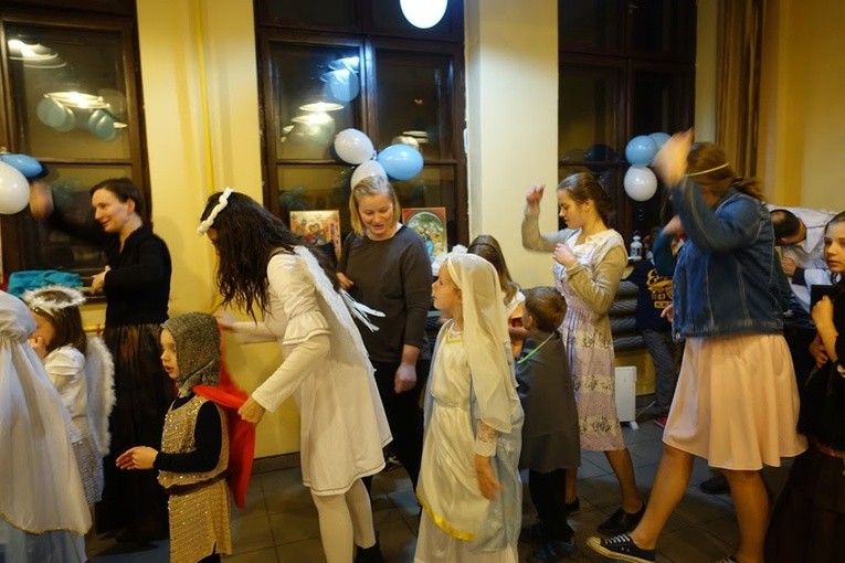 Parada i Bal Wszystkich Świętych (Wrocław-Strachocin)