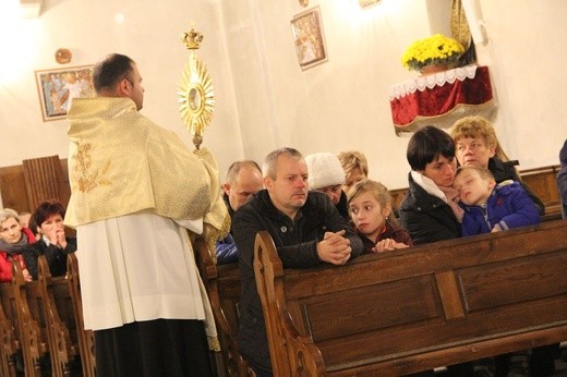 Uwielbienie w Dębnie