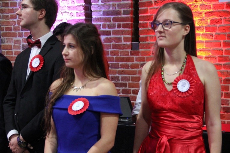 Bezalkoholowy Bal Niepodległościowy na zdjęciach