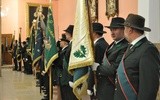 Charakterystyczne zielone poczty sztandarowe uświetniły liturgię i płockie obchody Hubertusa