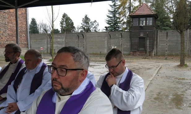 Msza św. w byłym KL Auschwitz