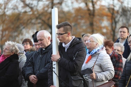 32. Droga Krzyżowa za zmarłych - w byłym KL Auschwitz-Birkenau - 2017