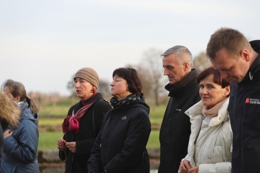 32. Droga Krzyżowa za zmarłych - w byłym KL Auschwitz-Birkenau - 2017