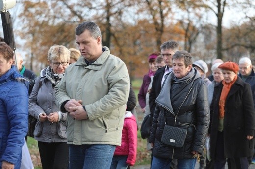 32. Droga Krzyżowa za zmarłych - w byłym KL Auschwitz-Birkenau - 2017