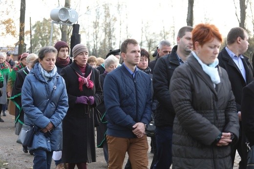 32. Droga Krzyżowa za zmarłych - w byłym KL Auschwitz-Birkenau - 2017