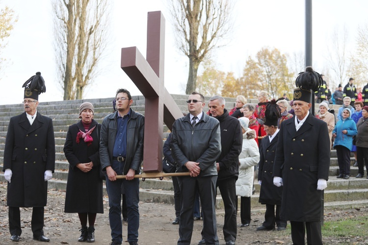 32. Droga Krzyżowa za zmarłych - w byłym KL Auschwitz-Birkenau - 2017