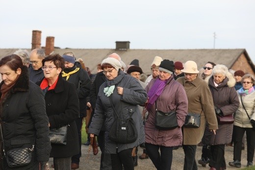 32. Droga Krzyżowa za zmarłych - w byłym KL Auschwitz-Birkenau - 2017