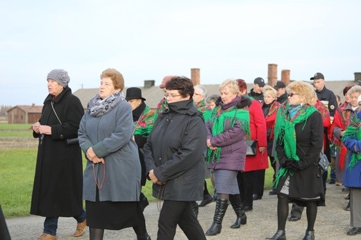 32. Droga Krzyżowa za zmarłych - w byłym KL Auschwitz-Birkenau - 2017