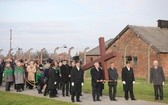 32. Droga Krzyżowa za zmarłych - w byłym KL Auschwitz-Birkenau - 2017