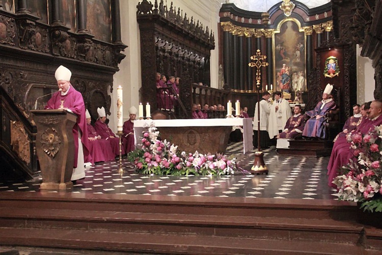 Msza za zmarłych biskupów i kapłanów