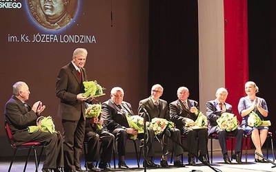 ▼	Medal z wizerunkiem patrona otrzymał w tym roku Antoni Mleczko.