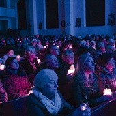 Z uczestnikami czuwania był bp Tadeusz Lityński.