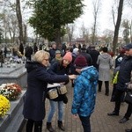 Kwesta na cmentarzu w Krośniewicach