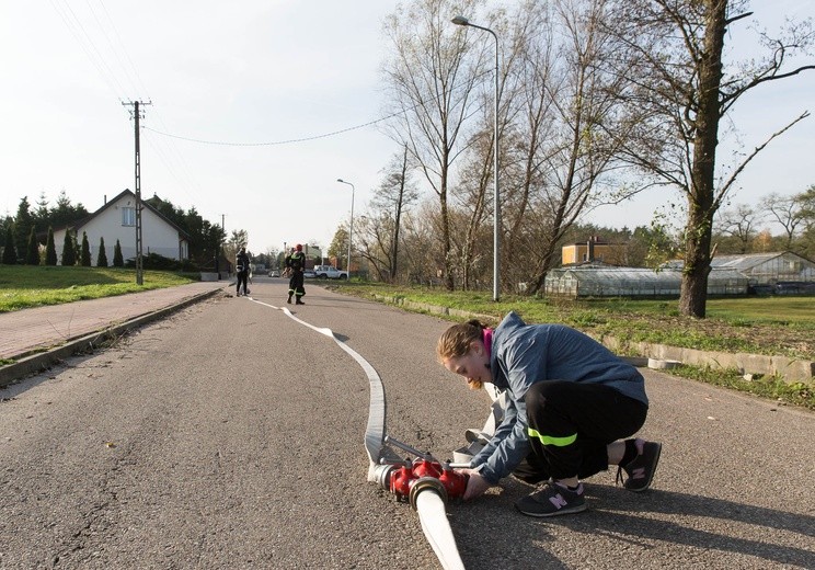 Młodzi strażacy